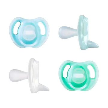 Tommee Tippee Ultra-Light Silicone Soother, Symmetrical Orthodontic Design, BPA-Free, One-Piece Design, Includes Steriliser Box, 0-6m, Pack of 2 Dummies