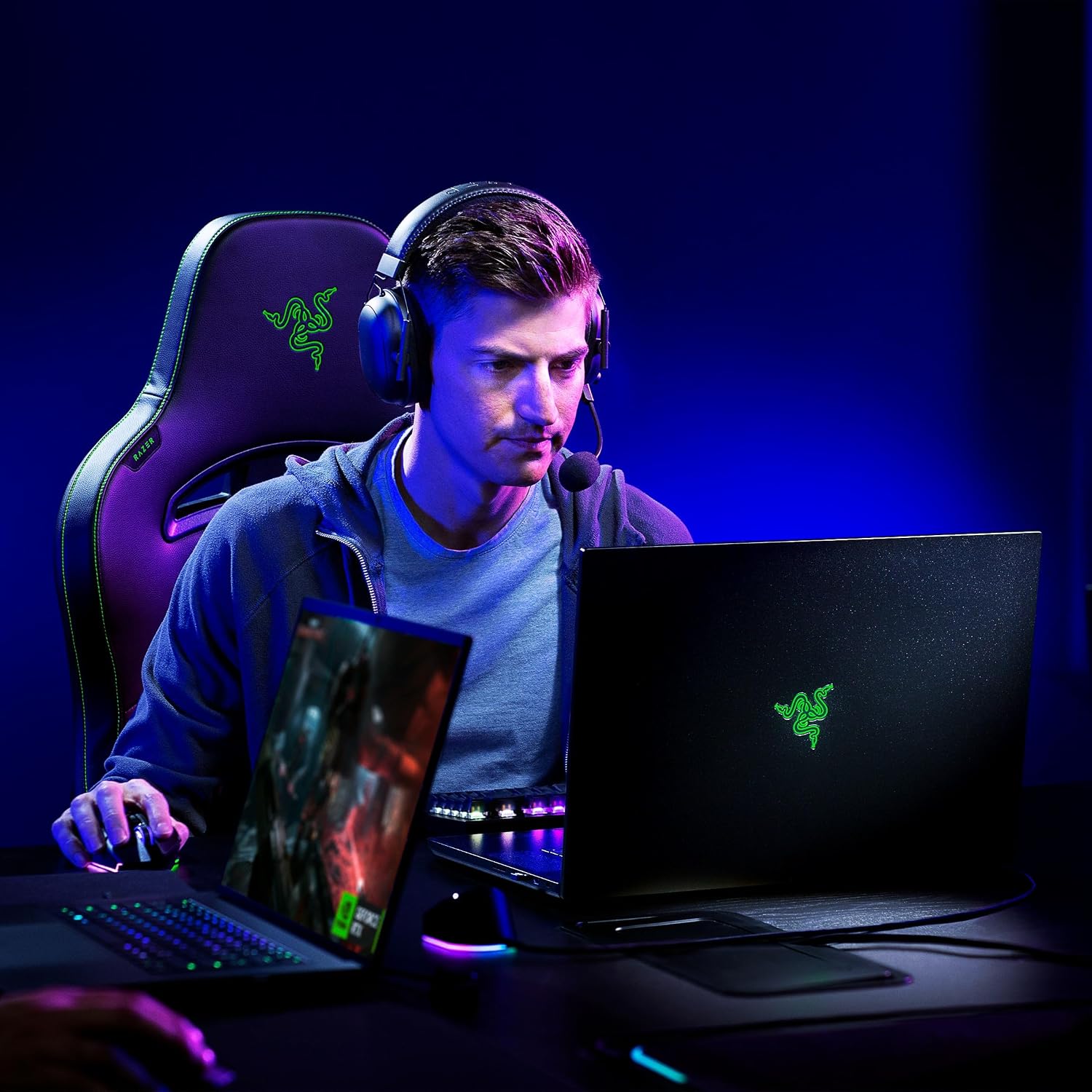 Razer Blade 18 Gaming Laptop NVIDIA GeForce RTX 4090-13th Gen Intel 24-Core i9 HX CPU - QHD+ 240Hz - 64GB RAM - 2TB SSD - CNC Aluminum - Compact GaN Charger - Windows 11 - Chroma RGB